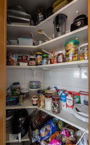 Apartamento à venda com 210m², 4 quartos e 5 vagas Apartamento à venda com 210m², 4 quartos e 5 vagasCozinha - Dispensa