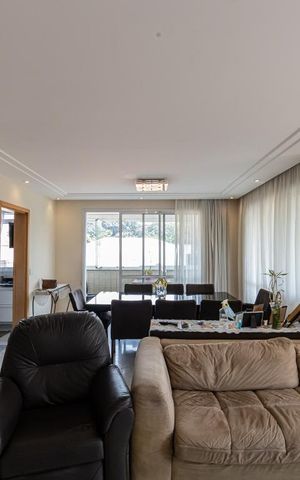 Apartamento à venda com 210m², 4 quartos e 5 vagas Apartamento à venda com 210m², 4 quartos e 5 vagasSala
