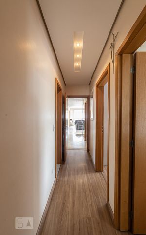 Apartamento à venda com 210m², 4 quartos e 5 vagas Apartamento à venda com 210m², 4 quartos e 5 vagasCorredor