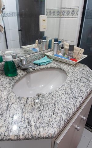 Apartamento à venda com 70m², 2 quartos e 2 vagasBanheiro da Suíte