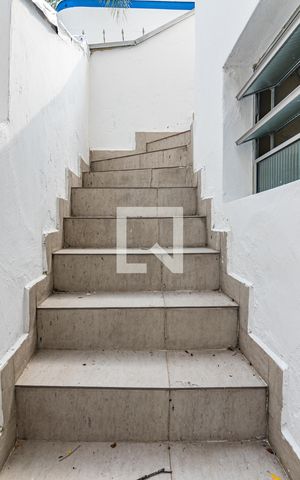Apartamento à venda com 50m², 2 quartos e sem vagaEscada