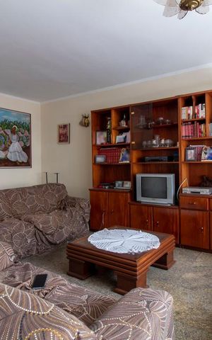 Casa à venda com 230m², 4 quartos e 4 vagasSala