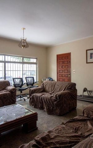 Casa à venda com 230m², 4 quartos e 4 vagasSala