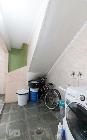 Casa à venda com 195m², 3 quartos e 3 vagasÁrea de serviço