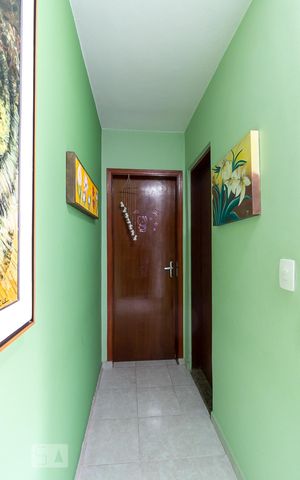 Casa à venda com 195m², 3 quartos e 3 vagasCorredor