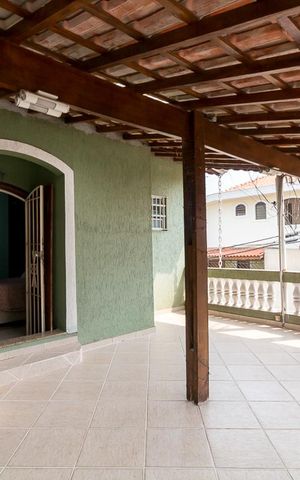 Casa à venda com 195m², 3 quartos e 3 vagasVaranda quarto 3 suíte