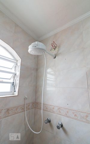 Casa à venda com 195m², 3 quartos e 3 vagasBanheiro social - chuveiro