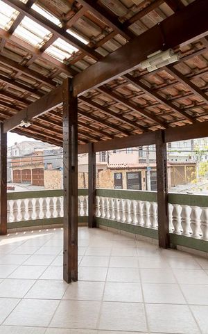 Casa à venda com 195m², 3 quartos e 3 vagasVaranda quarto 3 suíte