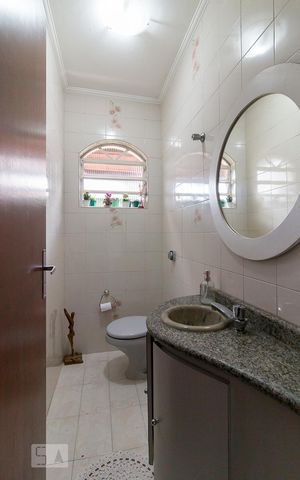 Casa à venda com 195m², 3 quartos e 3 vagasLavabo