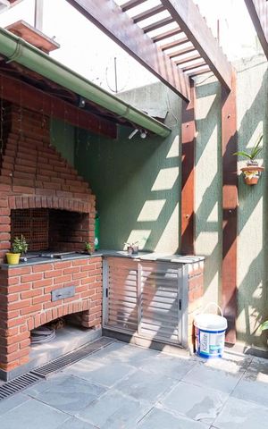 Casa à venda com 195m², 3 quartos e 3 vagasChurrasqueira e garagem