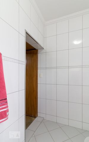 Casa à venda com 195m², 3 quartos e 3 vagasBanheiro quarto 3 suíte