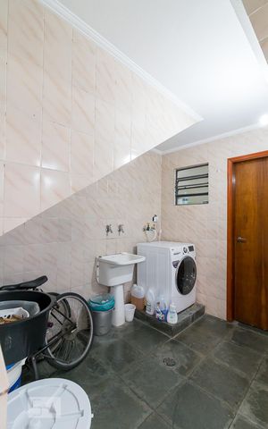 Casa à venda com 195m², 3 quartos e 3 vagasÁrea de serviço
