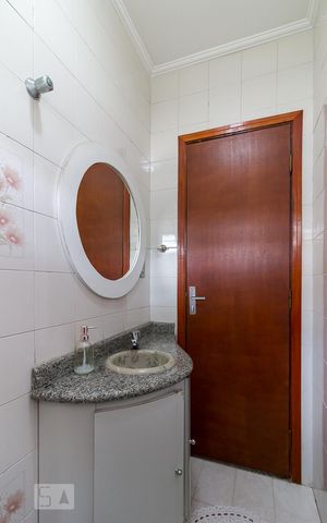 Casa à venda com 195m², 3 quartos e 3 vagasLavabo