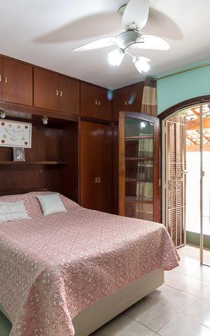 Casa à venda com 195m², 3 quartos e 3 vagasQuarto 3 suíte