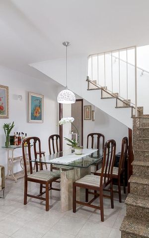 Casa à venda com 195m², 3 quartos e 3 vagasSala