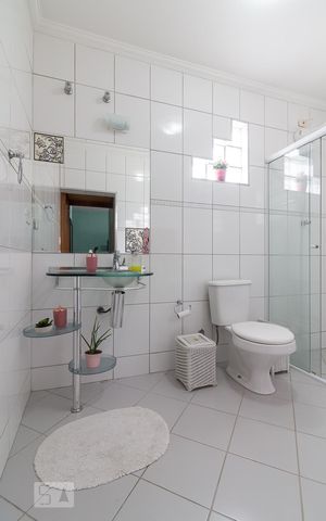 Casa à venda com 195m², 3 quartos e 3 vagasBanheiro quarto 3 suíte