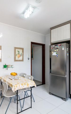 Casa à venda com 195m², 3 quartos e 3 vagasCozinha