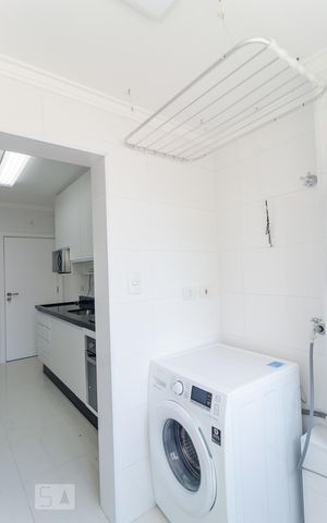 Apartamento para alugar com 96m², 3 quartos e 1 vaga Apartamento para alugar com 96m², 3 quartos e 1 vagaLavanderia
