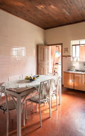 Casa à venda com 319m², 2 quartos e 1 vagaCozinha
