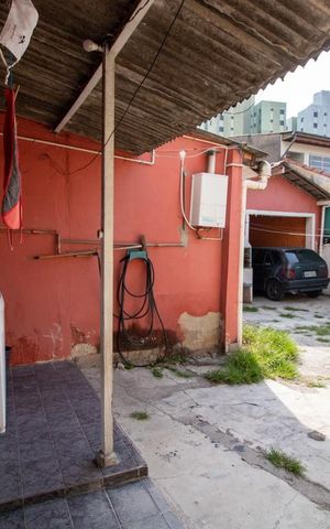 Casa à venda com 319m², 2 quartos e 1 vagaÁrea de Serviço