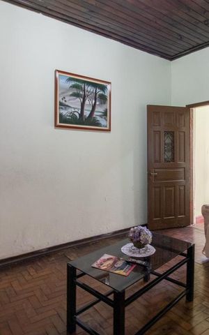 Casa à venda com 319m², 2 quartos e 1 vagaSala
