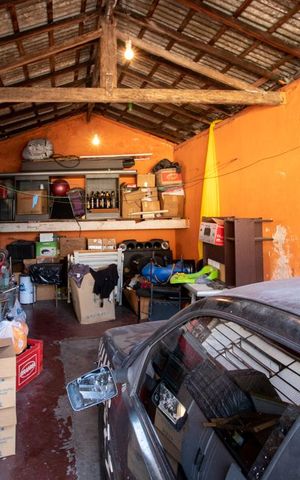 Casa à venda com 319m², 2 quartos e 1 vagaGaragem