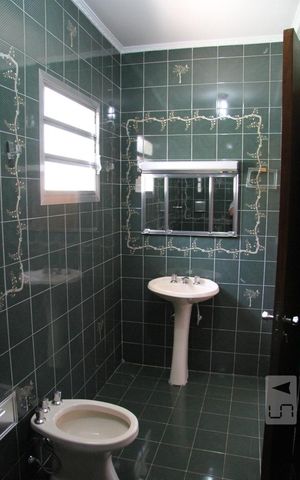 Casa à venda com 167m², 5 quartos e 2 vagasBanheiro Suite