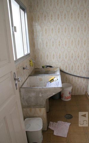 Casa à venda com 167m², 5 quartos e 2 vagasLavanderia