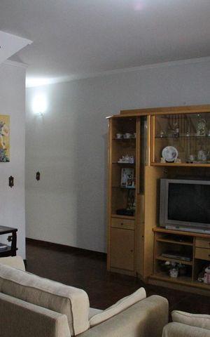 Casa à venda com 167m², 5 quartos e 2 vagasSala