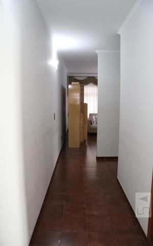Casa à venda com 167m², 5 quartos e 2 vagasCorredor