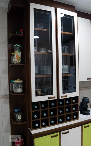 Casa à venda com 230m², 3 quartos e 2 vagasCozinha - Armários