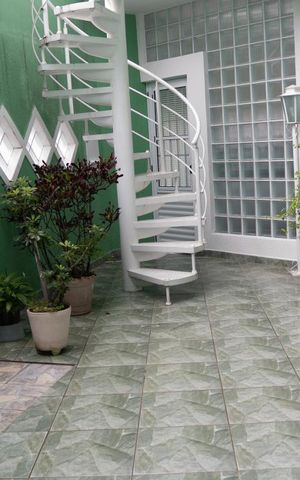 Casa à venda com 230m², 3 quartos e 2 vagasÁrea de Serviço