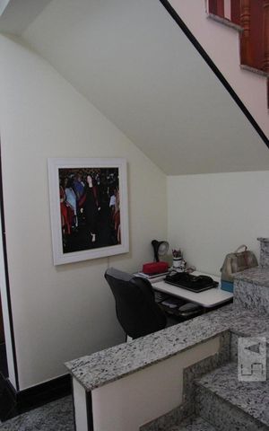 Casa à venda com 208m², 4 quartos e 3 vagasArea de Estudos