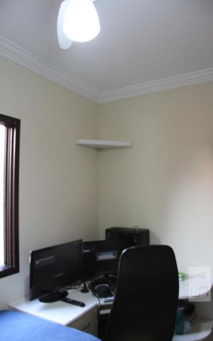 Casa à venda com 208m², 4 quartos e 3 vagasQuarto 1
