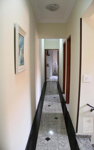 Casa à venda com 208m², 4 quartos e 3 vagasCorredor