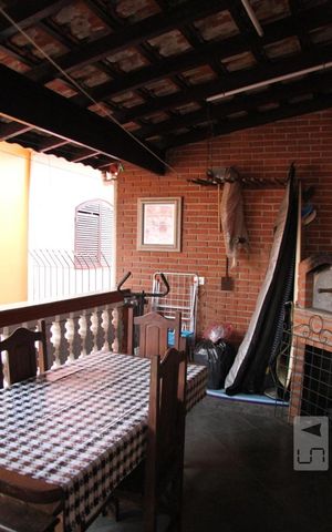 Casa à venda com 208m², 4 quartos e 3 vagasChurrasqueira