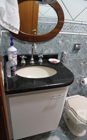 Casa à venda com 208m², 4 quartos e 3 vagasBanheiro