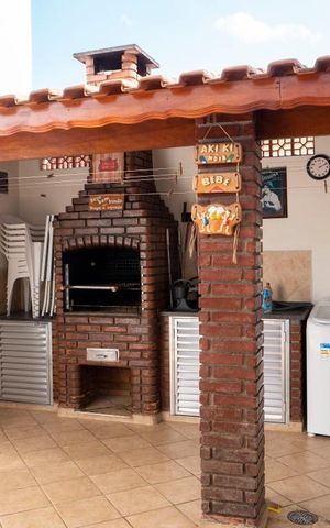Casa à venda com 160m², 3 quartos e 2 vagasChurrasqueira