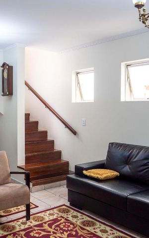 Casa à venda com 160m², 3 quartos e 2 vagasSala