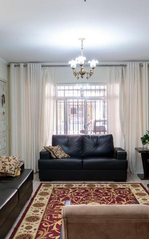 Casa à venda com 160m², 3 quartos e 2 vagasSala