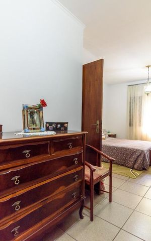 Casa à venda com 198m², 3 quartos e 2 vagas Casa à venda com 198m², 3 quartos e 2 vagasSuíte