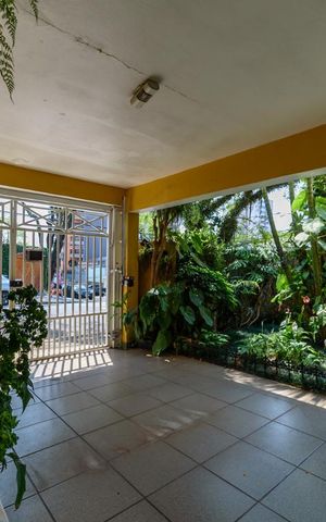 Casa à venda com 198m², 3 quartos e 2 vagas Casa à venda com 198m², 3 quartos e 2 vagasGaragem