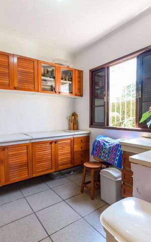 Casa à venda com 198m², 3 quartos e 2 vagas Casa à venda com 198m², 3 quartos e 2 vagasQuarto de Serviço