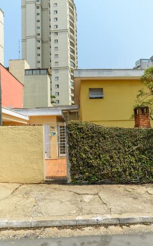 Casa à venda com 198m², 3 quartos e 2 vagas Casa à venda com 198m², 3 quartos e 2 vagasFachada
