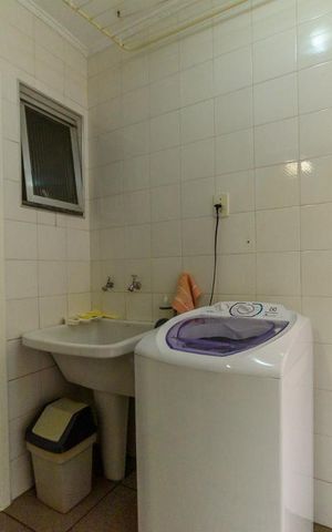 Casa à venda com 198m², 3 quartos e 2 vagas Casa à venda com 198m², 3 quartos e 2 vagasÁrea de Serviço
