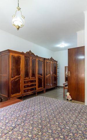 Casa à venda com 198m², 3 quartos e 2 vagas Casa à venda com 198m², 3 quartos e 2 vagasSuíte