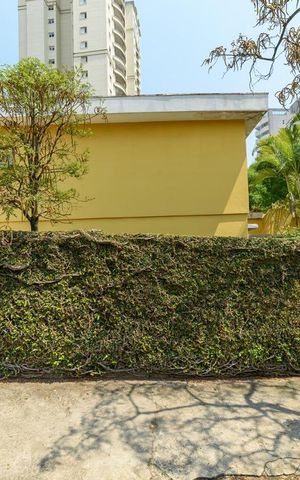 Casa à venda com 198m², 3 quartos e 2 vagas Casa à venda com 198m², 3 quartos e 2 vagasFachada