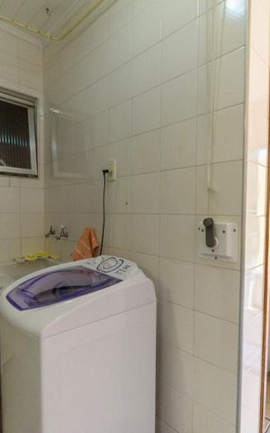 Casa à venda com 198m², 3 quartos e 2 vagas Casa à venda com 198m², 3 quartos e 2 vagasÁrea de Serviço