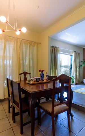 Casa à venda com 198m², 3 quartos e 2 vagas Casa à venda com 198m², 3 quartos e 2 vagasSala de Jantar