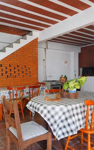 Casa à venda com 150m², 3 quartos e 4 vagasEspaço Gourmet